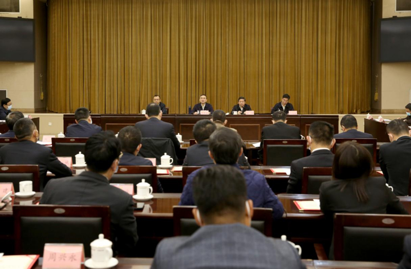 省政府第三屆行政復(fù)議委員會第一次會議召開
積極發(fā)揮行政復(fù)議主渠道作用 全力以赴服務(wù)中心大局「相關(guān)圖片」