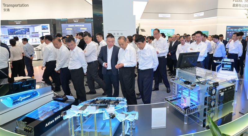 四川省黨政代表團(tuán)前往廣東省考察學(xué)習(xí)
緊扣高質(zhì)量發(fā)展加強(qiáng)戰(zhàn)略協(xié)同
在中國(guó)式現(xiàn)代化建設(shè)中譜寫(xiě)川粵合作新篇章
兩省舉行交流合作座談會(huì)
黃坤明王曉暉講話 王偉中黃強(qiáng)出席「相關(guān)圖片」